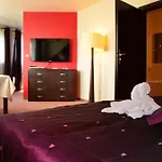 Azalia & Hotel 3*