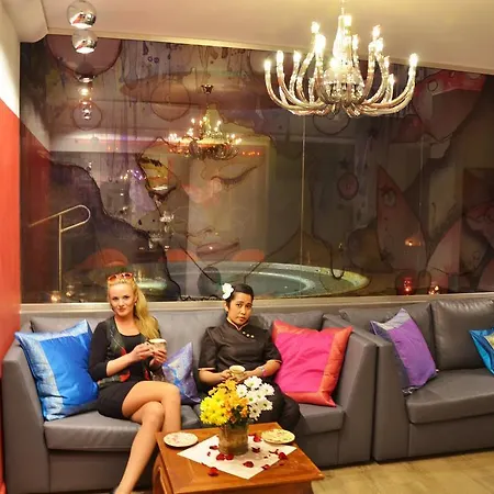 Azalia & 3* Niepołomice