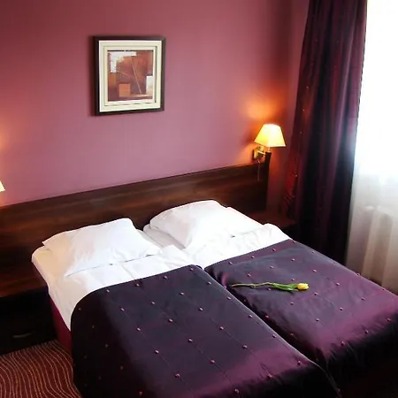 Azalia & Hotel 3*