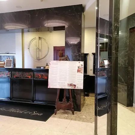 Azalia & Hotel Niepolomice