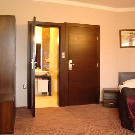 Azalia & Hotel