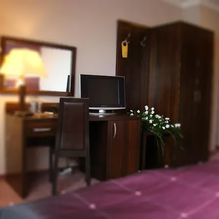 Azalia & Hotel 3*