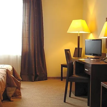 Azalia & Hotel 3*